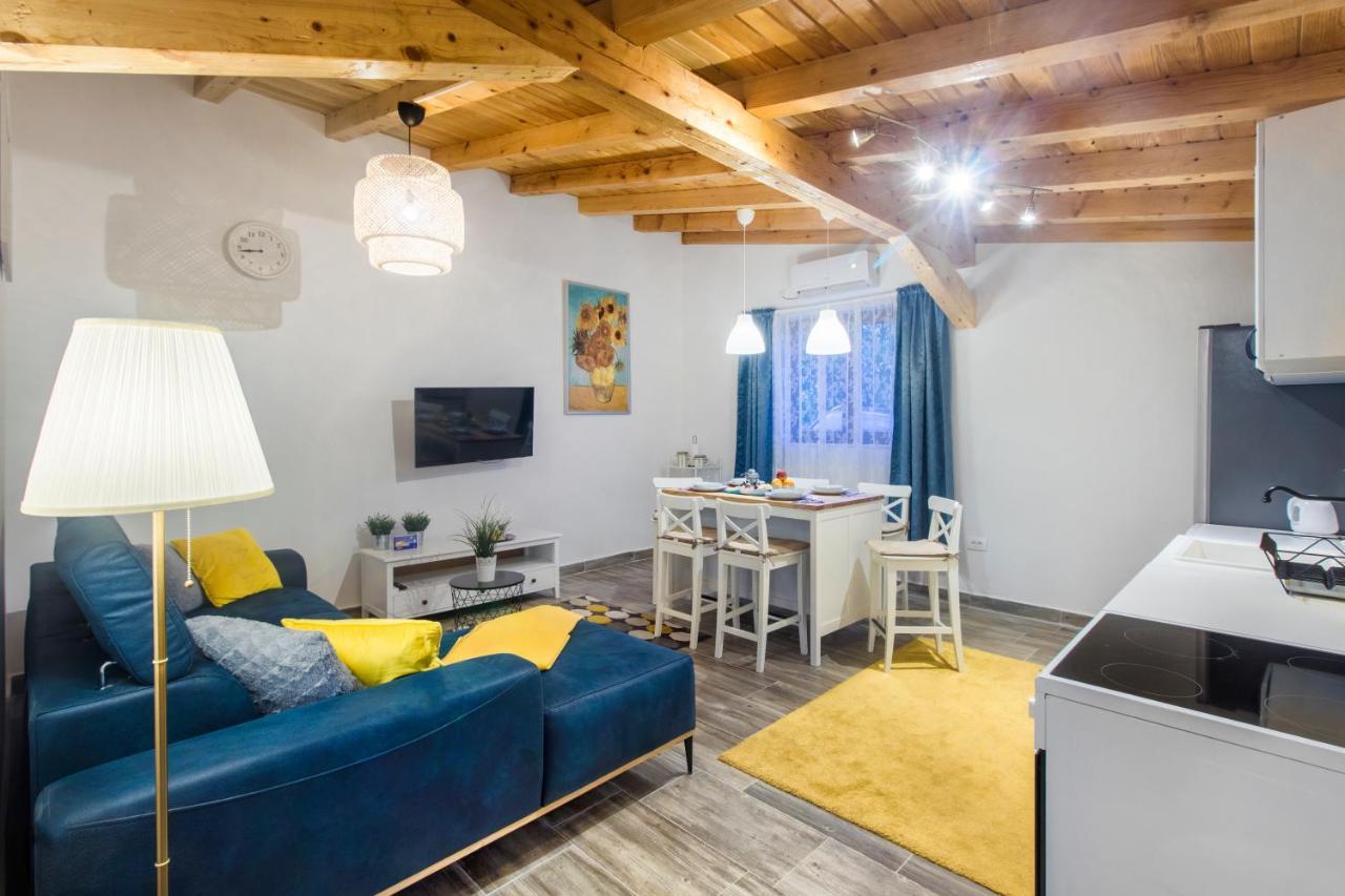 Luxury House Ivan With 4 Bedrooms Divojevici Exterior photo