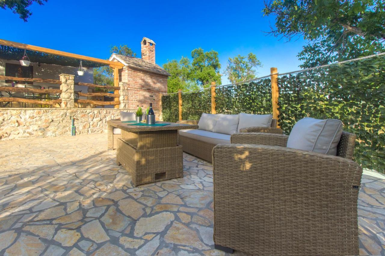 Luxury House Ivan With 4 Bedrooms Divojevici Exterior photo