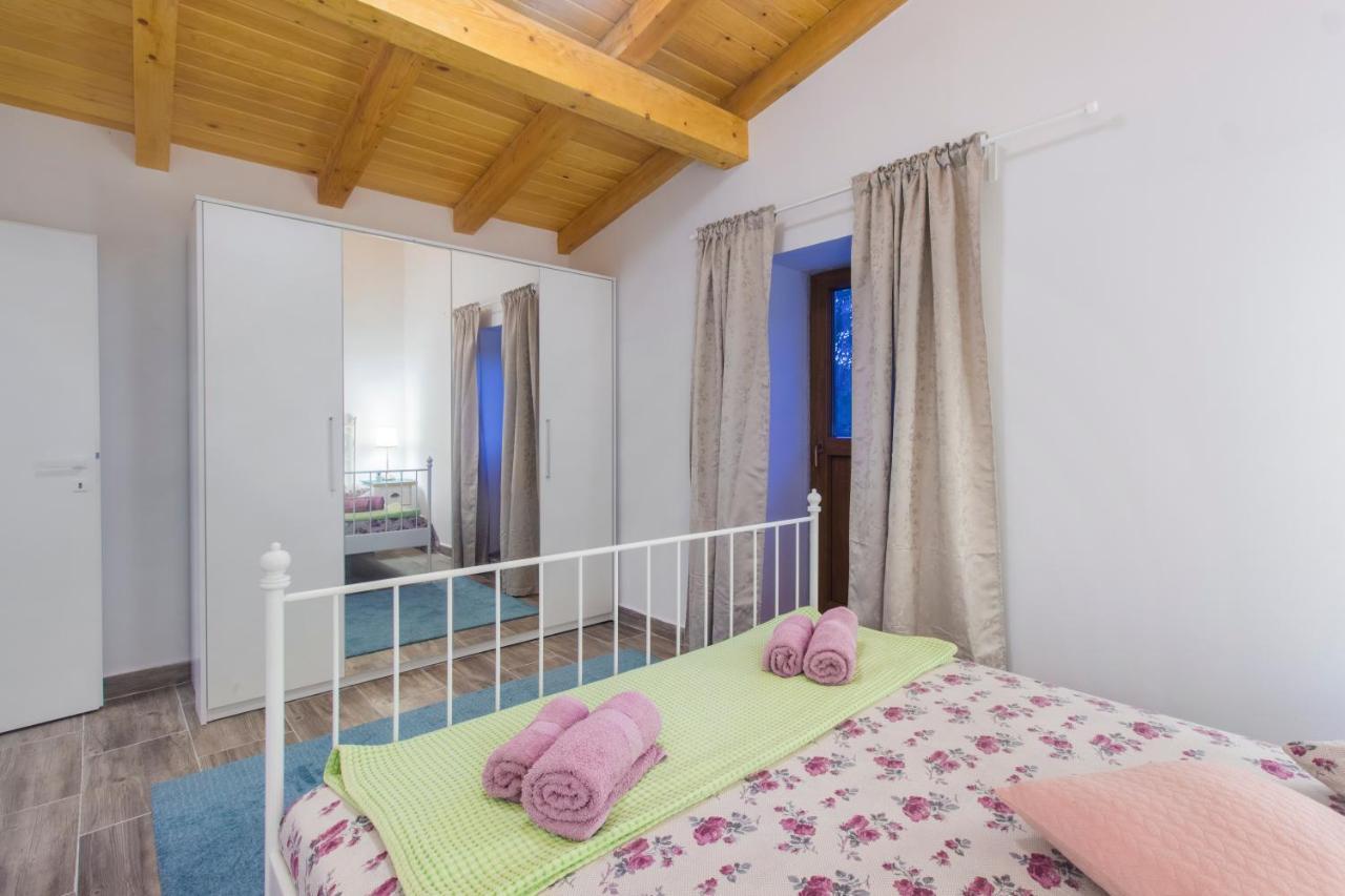 Luxury House Ivan With 4 Bedrooms Divojevici Exterior photo