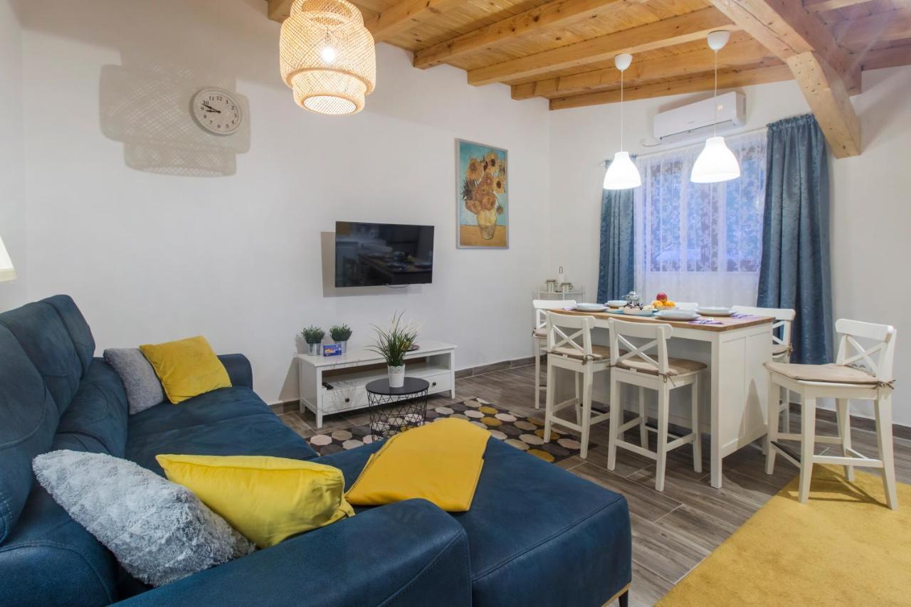 Luxury House Ivan With 4 Bedrooms Divojevici Exterior photo