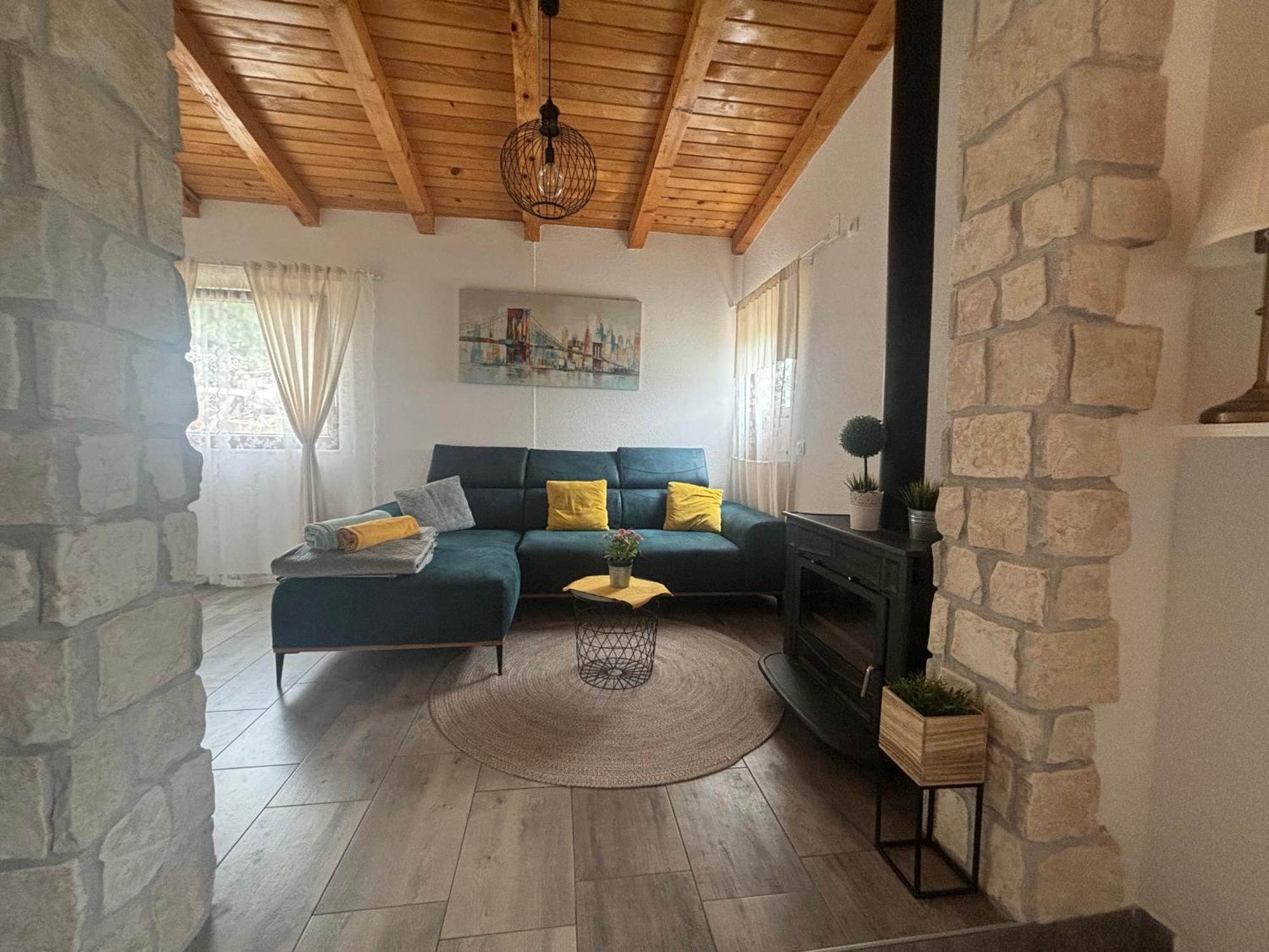 Luxury House Ivan With 4 Bedrooms Divojevici Exterior photo