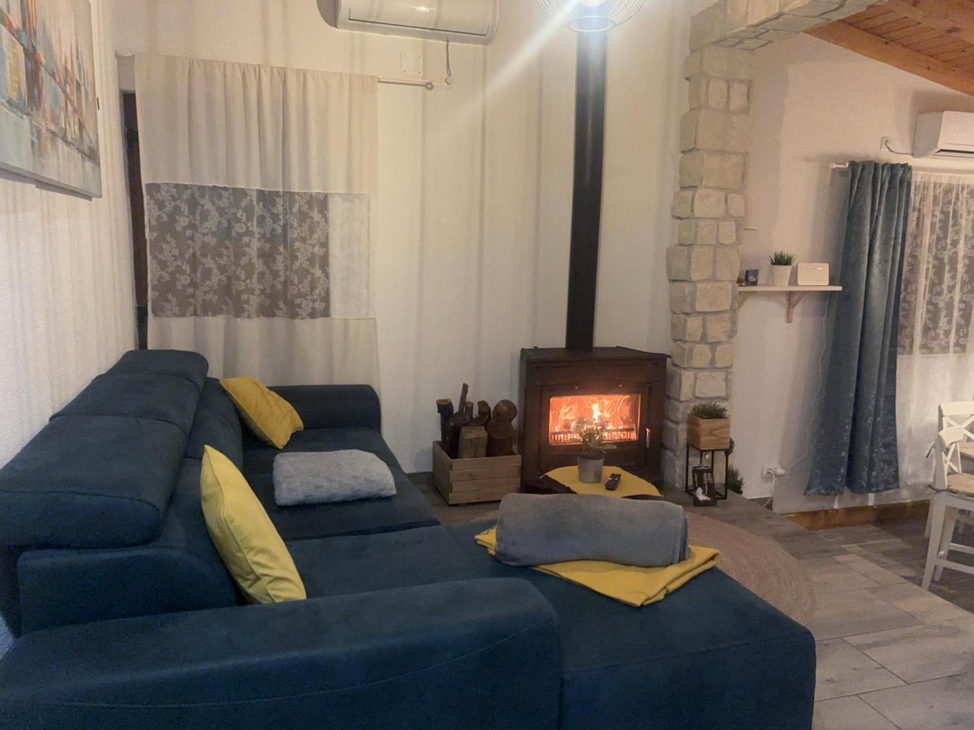 Luxury House Ivan With 4 Bedrooms Divojevici Exterior photo